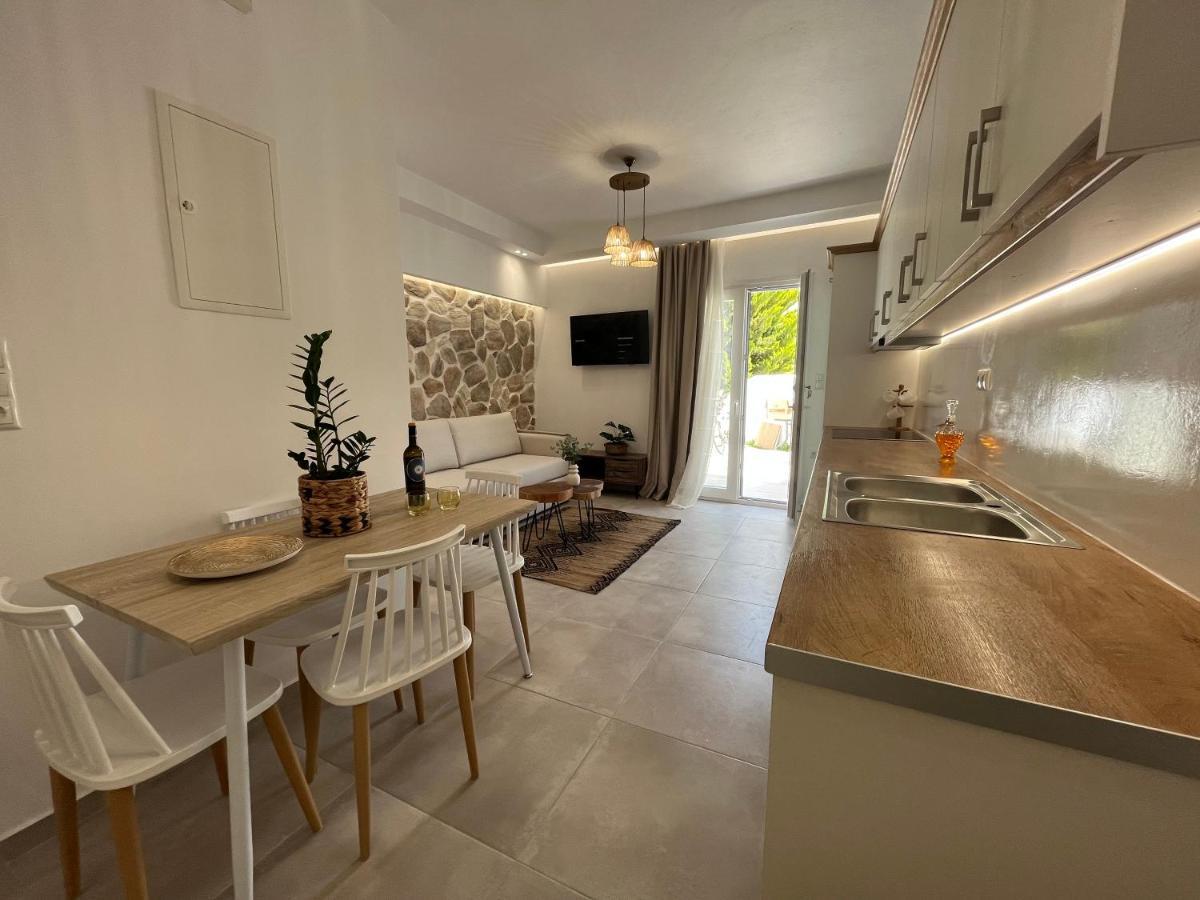 Aleria Central Apartments Naxos City エクステリア 写真