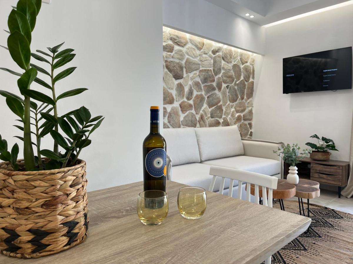 Aleria Central Apartments Naxos City エクステリア 写真